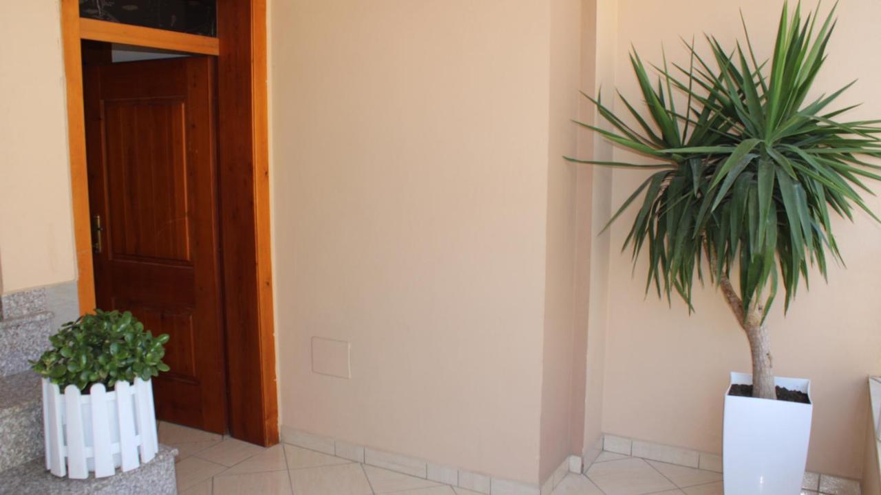 Deni'S Family Apartment In New Blvd Tirana Exterior foto